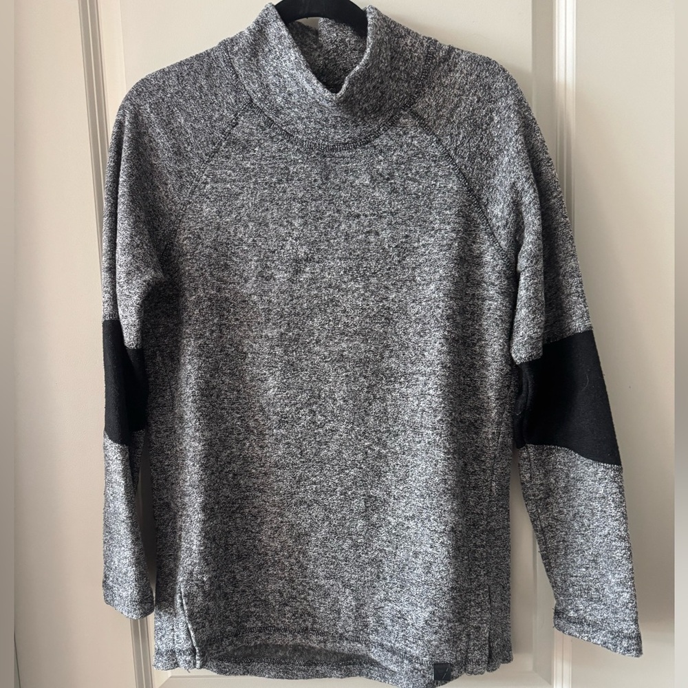 Elegant Heathered Gray and Black Turtleneck Sweater